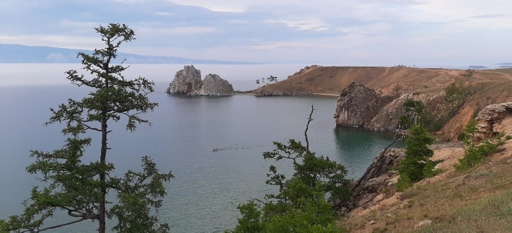 Побережье острова Ольхон на Байкале
